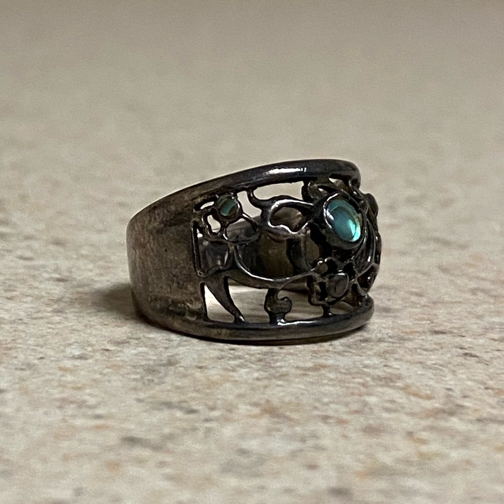 Vintage Sterling Silver Filigree Ring | Abalone Inlay | Ornate Vines | Size 7 - Picture 2 of 4